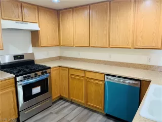 Photo #6: 2276598 Listing