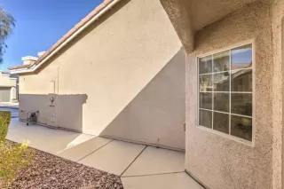 Photo #3: 2276612 Listing