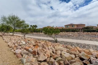 Photo #4: 2276629 Listing 