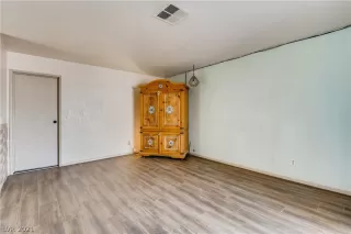 Photo #6: 2276638 Listing