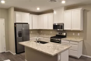 Photo #5: 2276654 Listing 