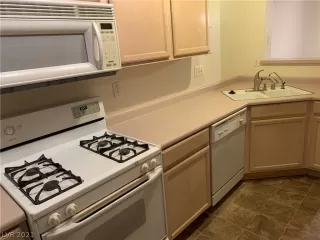 Photo #2: 2276657 Listing 