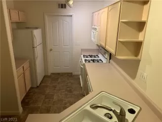 Photo #4: 2276657 Listing 