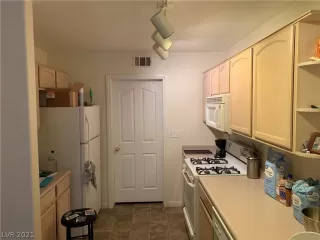 Photo #5: 2276657 Listing 