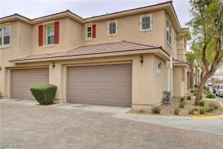 Photo #2: 2276683 Listing