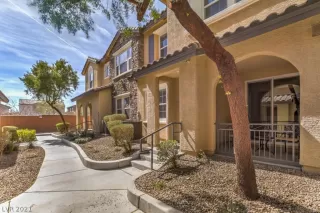 Photo #2: 2276726 Listing