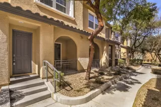 Photo #3: 2276726 Listing