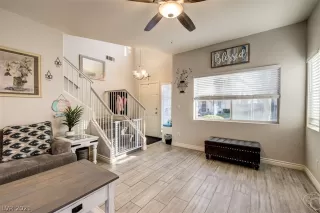 Photo #5: 2276760 Listing