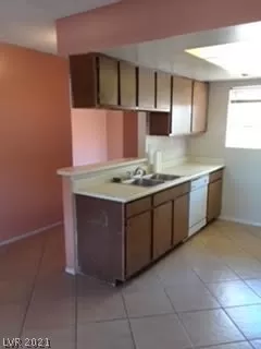 Photo #5: 2276794 Listing 