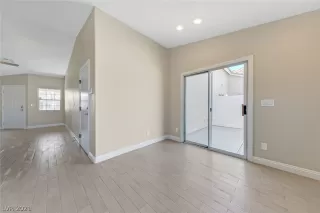 Photo #4: 2276811 Listing