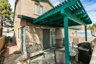 Photo #2: 2276812 Listing