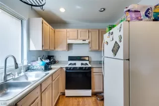 Photo #5: 2276812 Listing