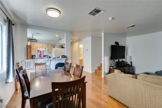 Photo #6: 2276812 Listing