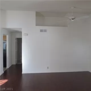 Photo #4: 2276813 Listing