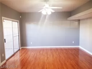 Photo #4: 2276816 Listing