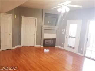 Photo #5: 2276816 Listing