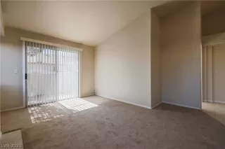 Photo #5: 2276847 Listing