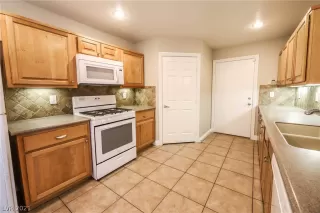 Photo #6: 2276876 Listing 