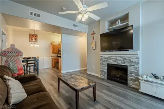 Photo #5: 2276892 Listing