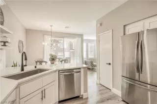 Photo #5: 2276907 Listing 