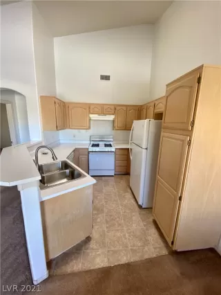 Photo #5: 2276922 Listing 