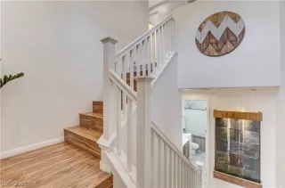 Photo #3: 2276937 Listing