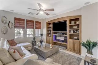 Photo #5: 2276937 Listing