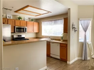 Photo #4: 2276944 Listing 