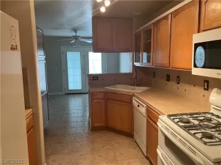 Photo #3: 2276947 Listing 