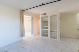 Photo #5: 2276987 Listing 