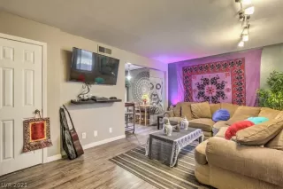 Photo #1: 2276993 Listing