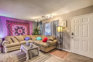 Photo #2: 2276993 Listing