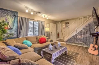 Photo #3: 2276993 Listing