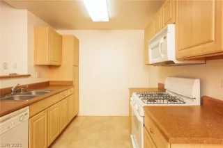 Photo #1: 2277033 Listing