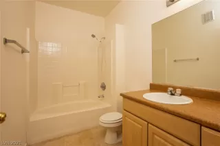 Photo #3: 2277033 Listing