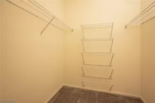 Photo #4: 2277033 Listing