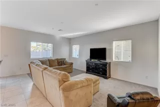 Photo #6: 2277060 Listing