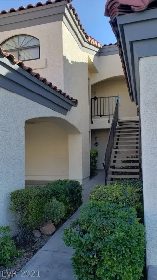 Photo #1: 2277065 Listing 