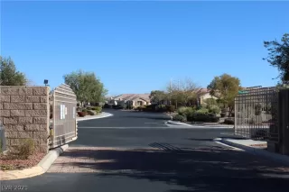 Photo #3: 2277079 Listing