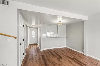 Photo #5: 2277146 Listing 