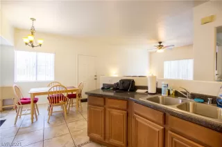 Photo #5: 2277158 Listing