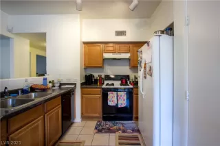 Photo #6: 2277158 Listing