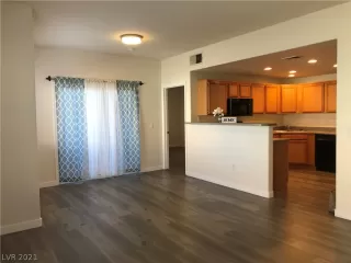 Photo #2: 2277281 Listing 