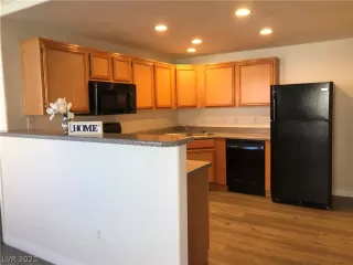 Photo #5: 2277281 Listing 