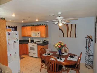 Photo #2: 2277295 Listing