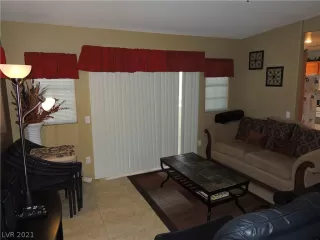 Photo #5: 2277295 Listing