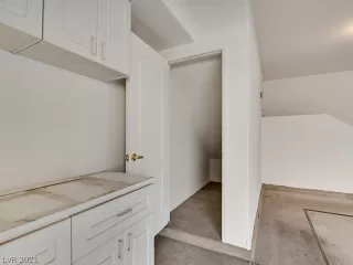 Photo #5: 2277369 Listing 