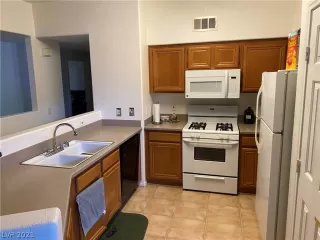 Photo #4: 2277370 Listing