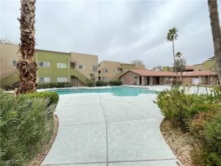 Photo #6: 2277411 Listing