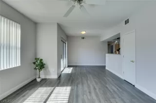 Photo #4: 2277428 Listing